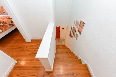 2058 Harvest Drive, Mississauga, ON L4Y 1T6