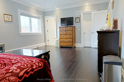 52B Cork Avenue, Toronto, ON M6B 2X8