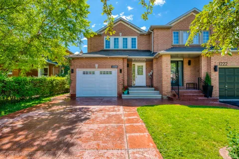 1220 Old Oak Drive, Oakville, ON L6M 3K6