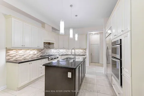 23 Dalmeny Drive, Brampton, ON L6X 0X3