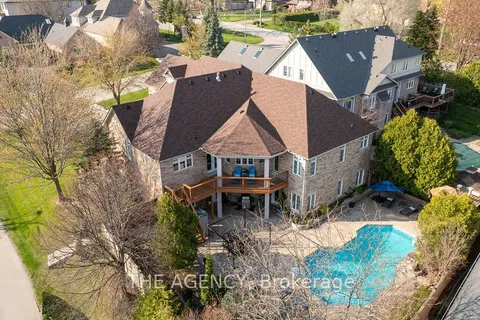 4 Pride Court, Brampton, ON L6Y 5H3