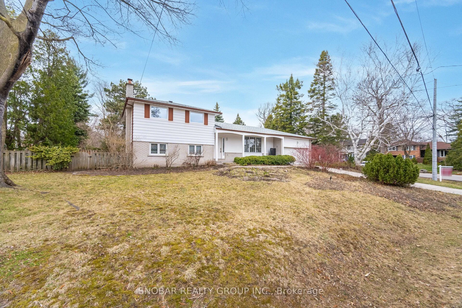 3483 Enniskillen Circle, Mississauga, ON L5C 2M9