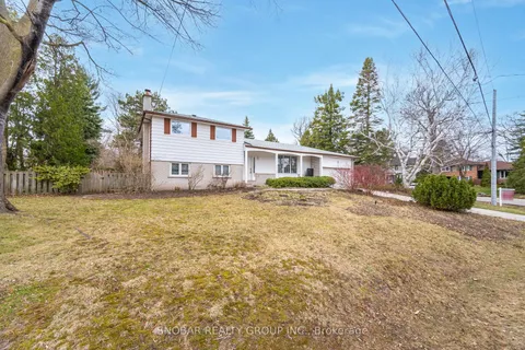 3483 Enniskillen Circle, Mississauga, ON L5C 2M9