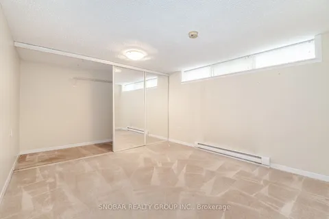 3483 Enniskillen Circle, Mississauga, ON L5C 2M9