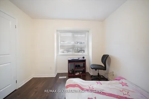 19 Trentonian Street, Brampton, ON L6R 0B3