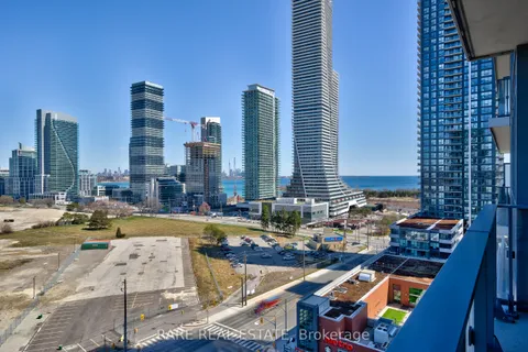 10 PARK LAWN Road, Toronto, ON M8Y 3H8