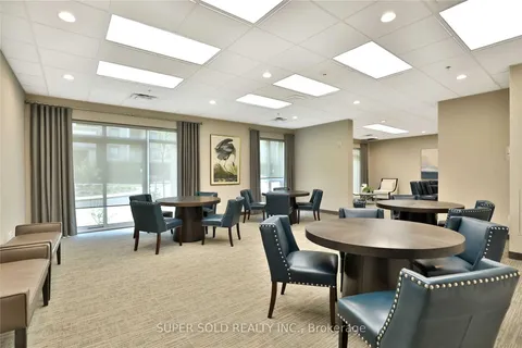 2486 Old Bronte Road, Oakville, ON L6M 4J2