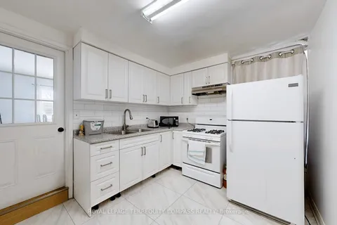 57 Shanly Street, Toronto, ON M6H 1S4
