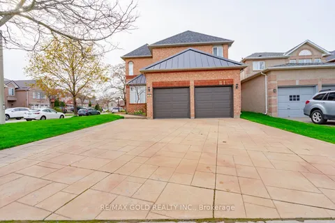 51 Pebblestone Circle, Brampton, ON L6X 4N2