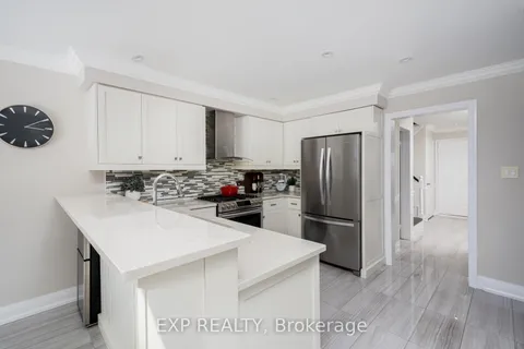 2906 Peacock Drive, Mississauga, ON L5M 5S2