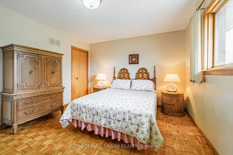 66 Aura Lea Boulevard, Toronto, ON M9M 1K5