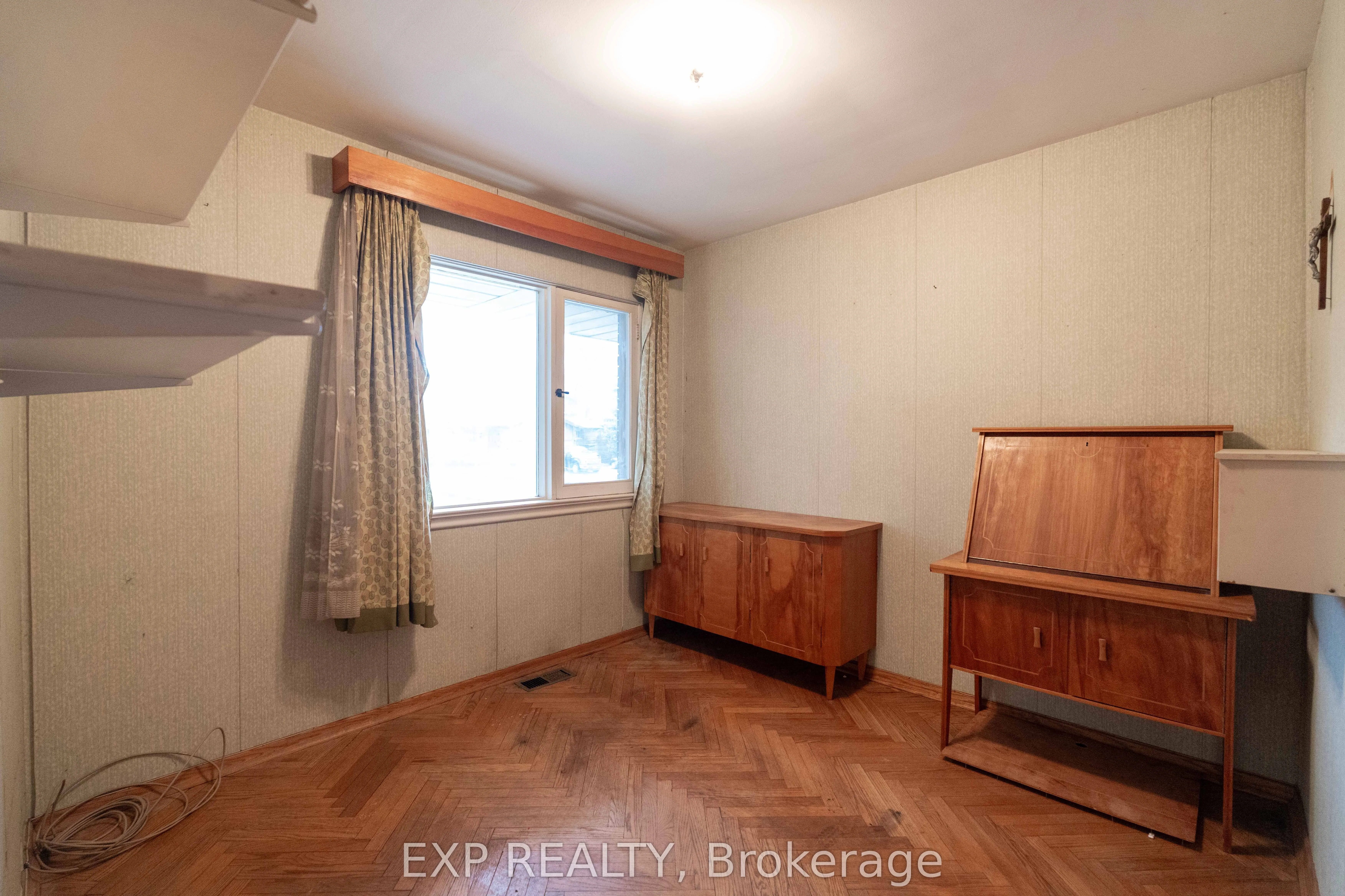 893 Eighth Street, Mississauga, ON L5E 1R3