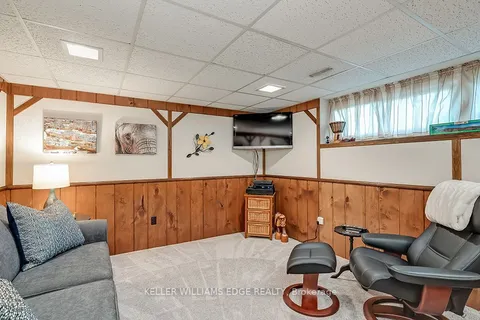 652 Meadow Lane, Burlington, ON L7L 4R8