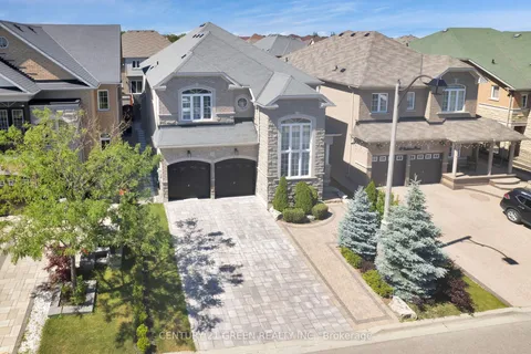 15 Oakhaven Road, Brampton, ON L6P 2Y3