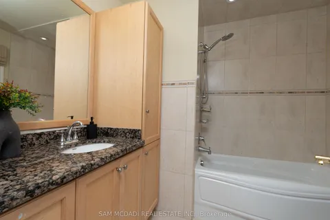 1836 Friar Tuck Court, Mississauga, ON L5K 2L4