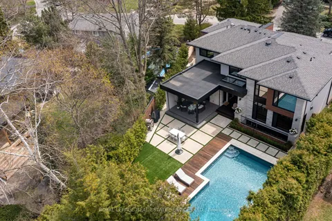 1471 Rogerswood Court, Mississauga, ON L5J 1R7