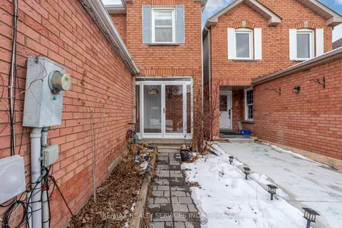 37 Solway Avenue, Brampton, ON L6Z 4E4