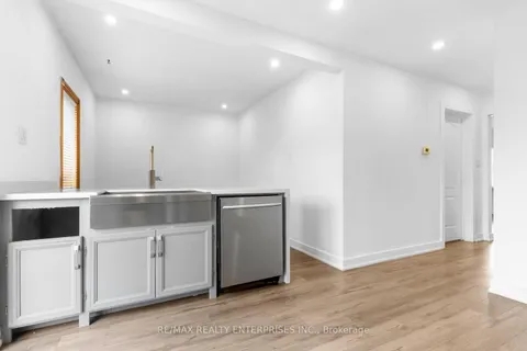 1099 Ogden Avenue, Mississauga, ON L5E 2G7