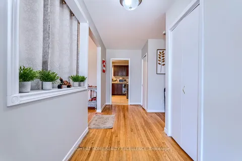 24 Flowertown Avenue, Brampton, ON L6X 2K2