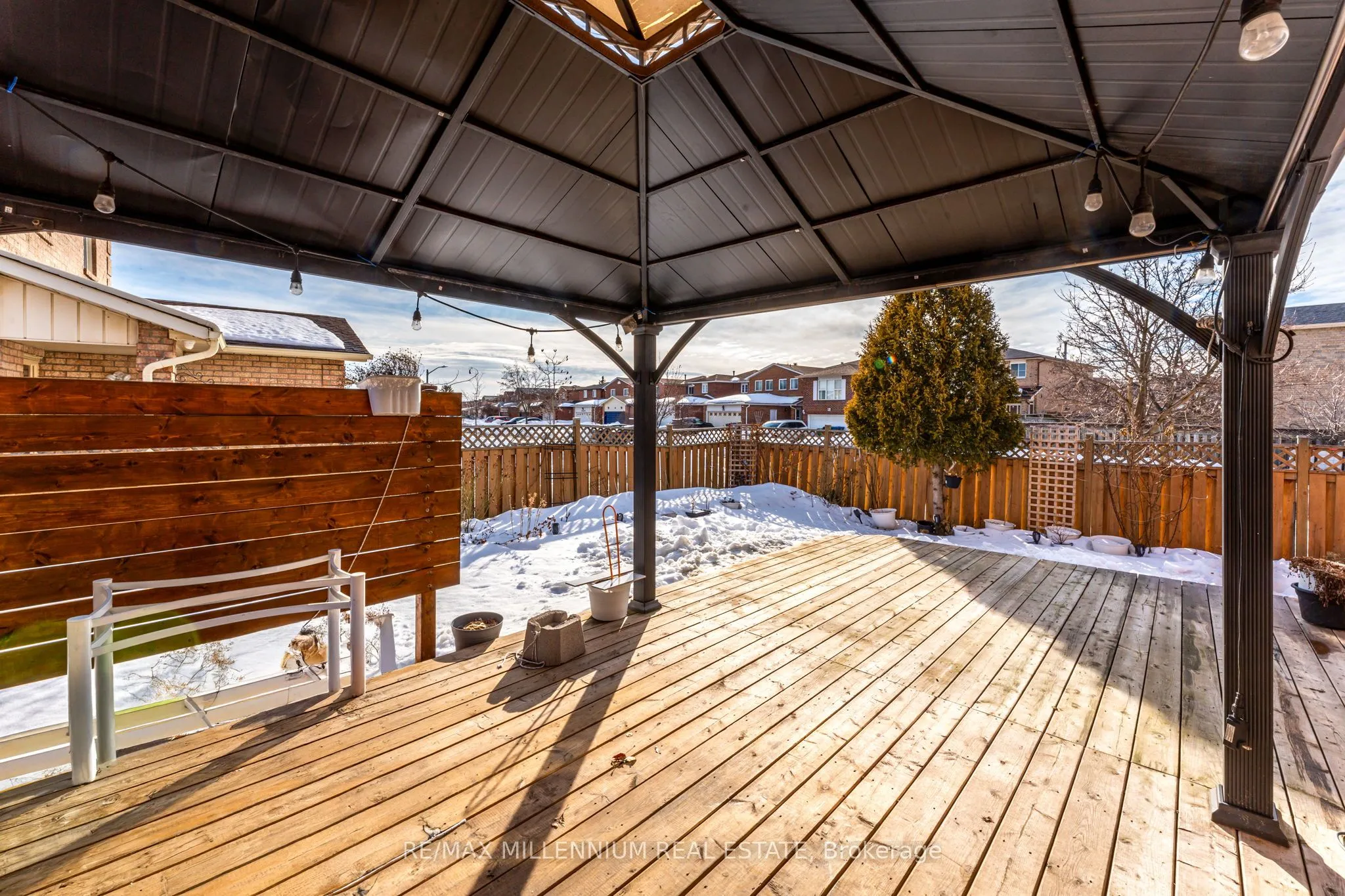 20 Whitehaven Drive, Brampton, ON L6Z 4N4