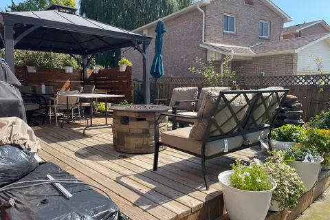 20 Whitehaven Drive, Brampton, ON L6Z 4N4