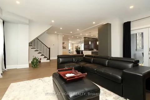 35 Woodward Avenue, Brampton, ON L6V 1K2