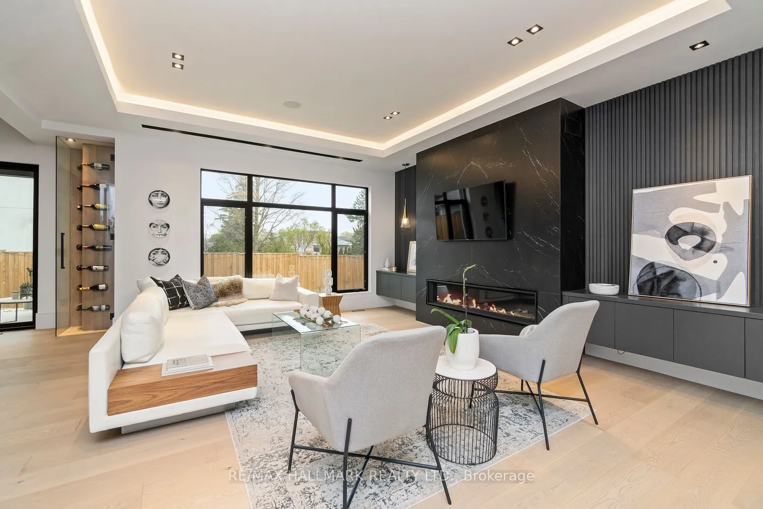 1403 Wren Avenue, Oakville, ON L6L 2V7