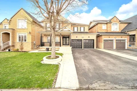 26 Bluffwood Cres Crescent, Brampton, ON L6P 2P3