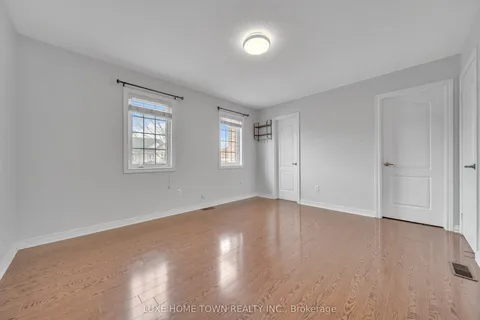 26 Bluffwood Cres Crescent, Brampton, ON L6P 2P3