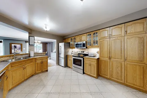 6079 Leeside Crescent, Mississauga, ON L5M 5K6