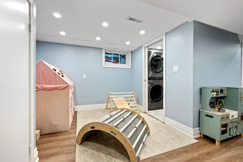 1445 Islington Avenue, Toronto, ON M9A 3K8