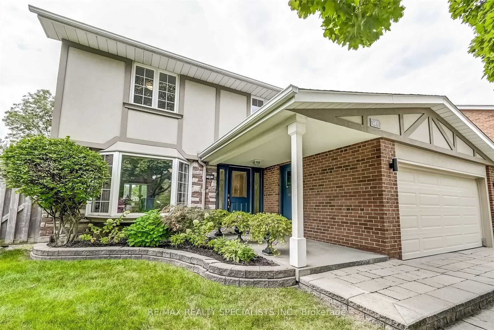 3491 Pinesmoke Crescent, Mississauga, ON L4Y 3L4