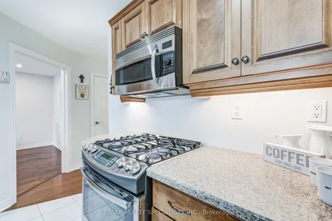 3491 Pinesmoke Crescent, Mississauga, ON L4Y 3L4