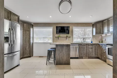7567 Wildfern Drive, Mississauga, ON L4T 3P7