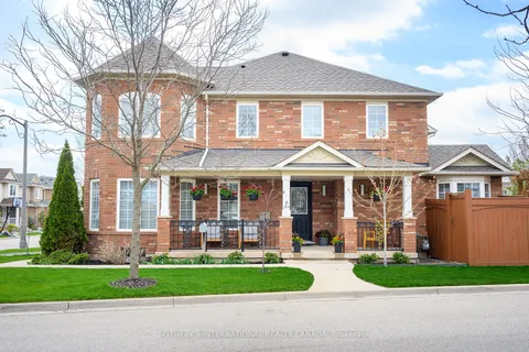 2450 Wooden Hill Circle, Oakville, ON L6M 4E3