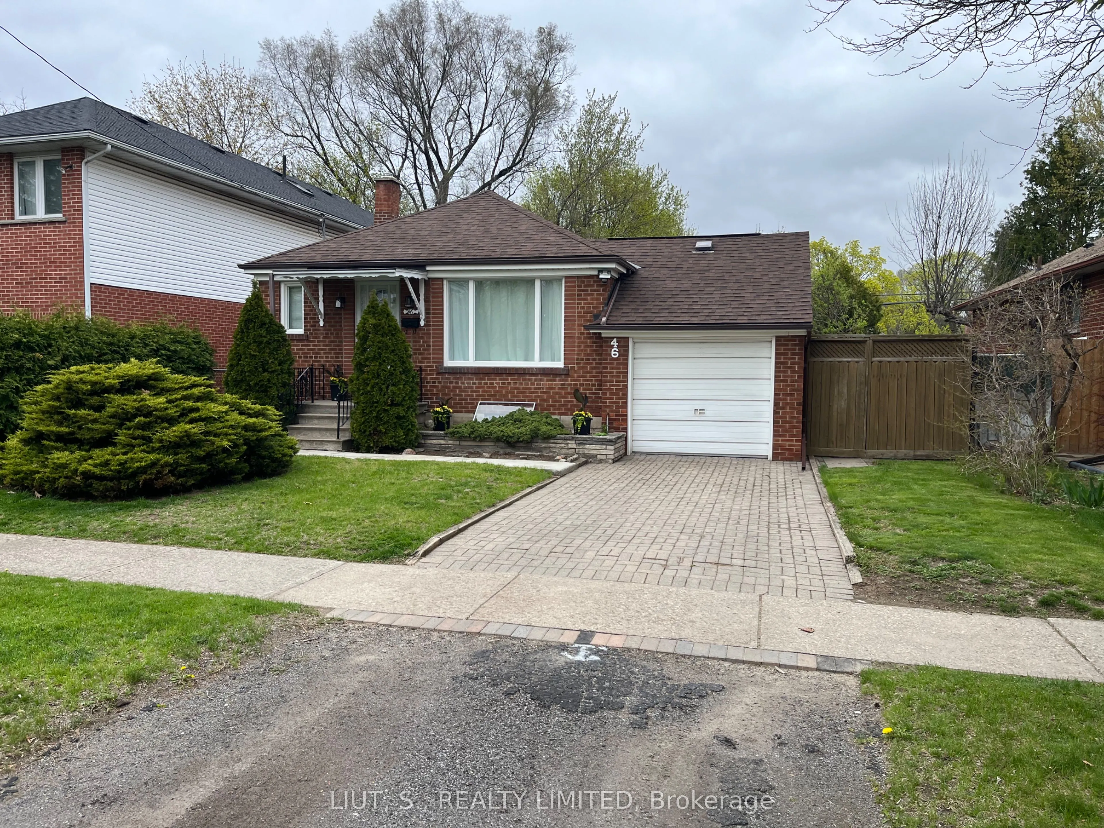 46 Athol Avenue, Toronto, ON M8Z 2A4