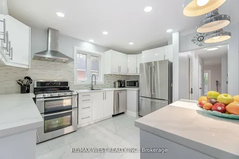 12 Gordon Park Drive, Toronto, ON M9B 1J6