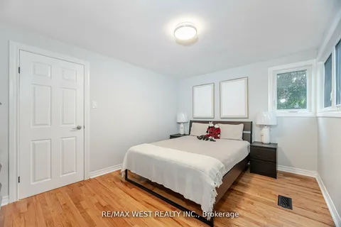 12 Gordon Park Drive, Toronto, ON M9B 1J6