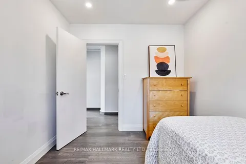 36 Farley Crescent, Toronto, ON M9R 2A6