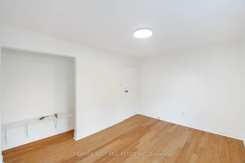 2561 Mindemoya Road, Mississauga, ON L5C 2R1