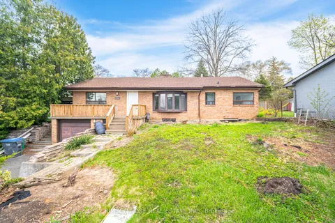 2561 Mindemoya Road, Mississauga, ON L5C 2R1