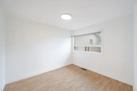 2561 Mindemoya Road, Mississauga, ON L5C 2R1