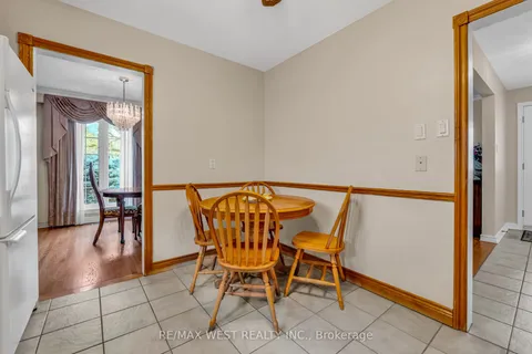 15 Breadner Drive, Toronto, ON M9R 3M3