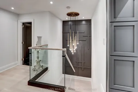 1520 Drymen Crescent, Mississauga, ON L5G 2P2