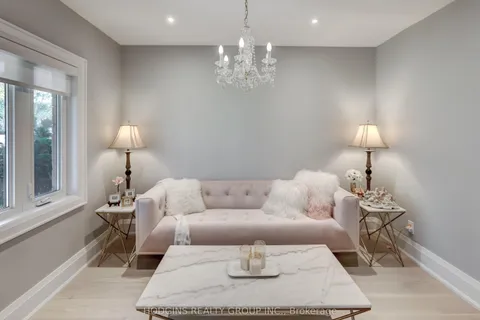 1520 Drymen Crescent, Mississauga, ON L5G 2P2