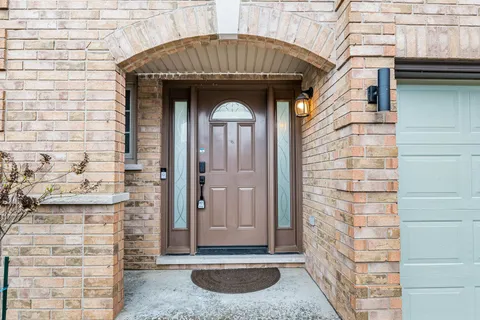 4110 Forest Run Avenue, Burlington, ON L7M 4L7