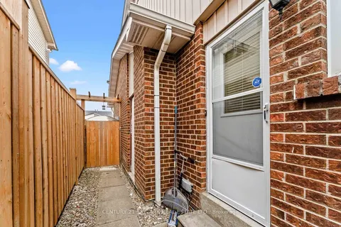 85 Simmons Boulevard, Brampton, ON L6V 3V4