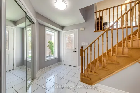 5375 Fasdon Court, Mississauga, ON L5V 1Y8