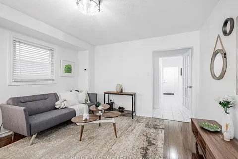 31 Hickorybush Avenue, Brampton, ON L6R 1C7