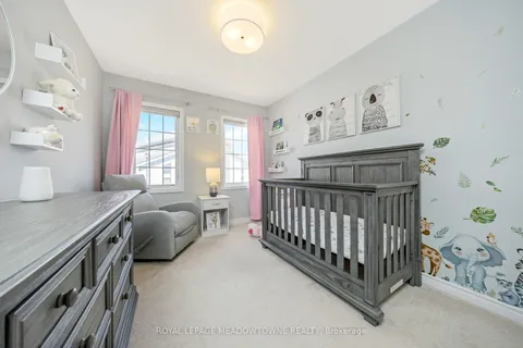 307 Yates Drive, Milton, ON L9T 2Y4